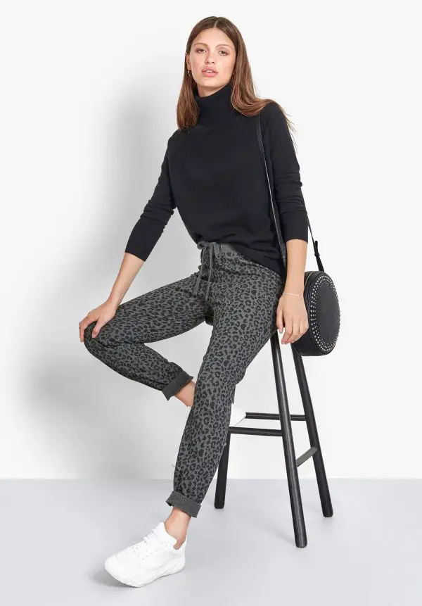 Friday Treat: HUSH Joggers