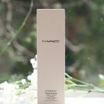 MAC Hyper Real Fresh Canvas Cream-to-Foam Cleanser Review 3