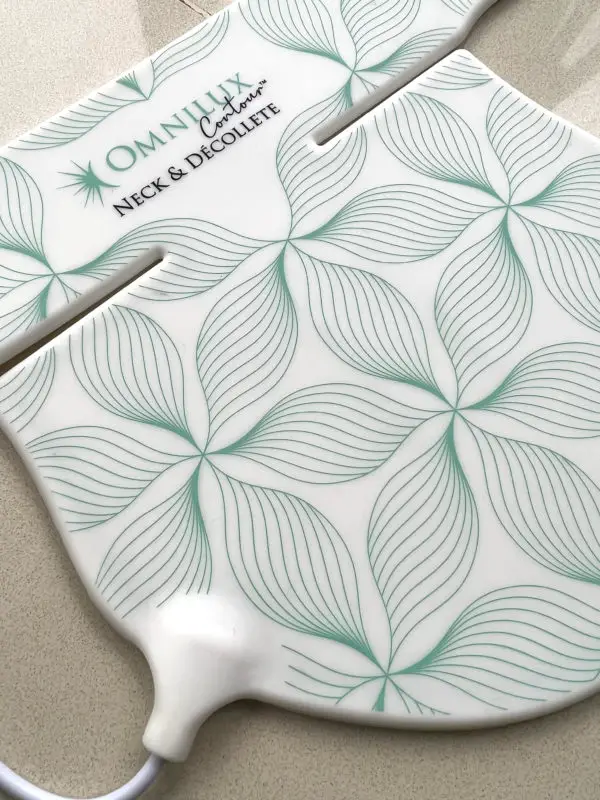 Omnilux Contour Neck & Decollette LED Mask