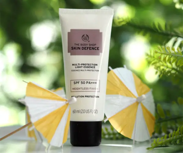 AD The Body Shop Skin Defence Multi-Protection Light Essence SPF50 PA+++