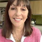 Trish McEvoy Deep Aubergine Gel Liner Review 3